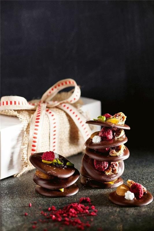 recept na mendiant-čokoládu-maliny-a-pistácie-dezert