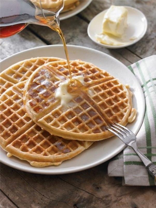 ako variť klasické cmarové vafle, tradičný recept na wafle, výživné raňajky