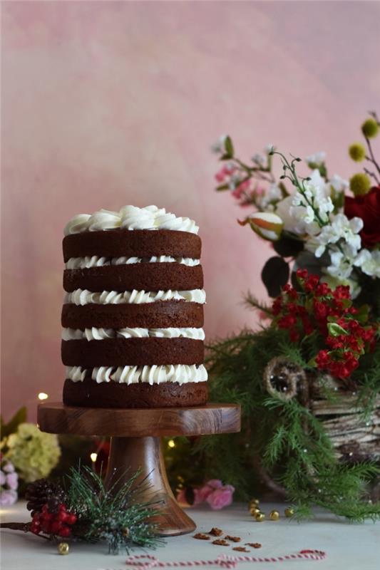 jednoduchý nápad na okrúhlu tortu, recept na piškótový koláč z tmavej čokolády a crème fraîche na romantické jedlo
