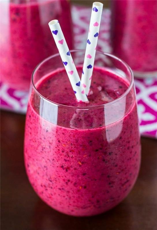 smoothie-recept-s-ovocnou-zakladnou-smoothie-dunou-peknou farbou