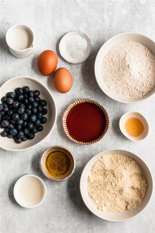 ingrediencie potrebné na výrobu čučoriedkových muffinov bez lepku a cukru bez cukru ako zdravé občerstvenie
