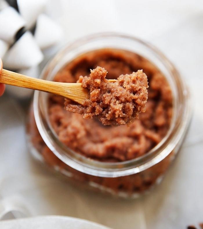 Barattolo di Vetro Con scrub viso e corpo، scrub di zucchero di canna، pensierini di Natale fai da te