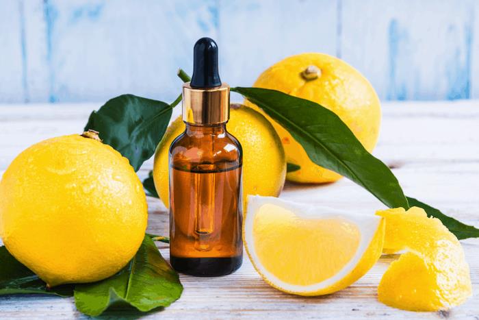 prírodný citrónový esenciálny olej odpudzujúci mušky