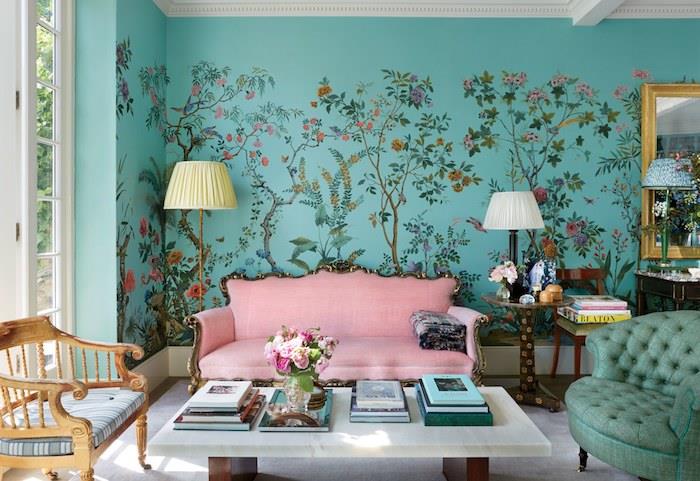 Púdrová ružová maľba púder ružová interiér spálne roztomilý púdrovo ružová modrá stena s kreslenými kvetmi ružová sedačka biely konferenčný stolík mramor