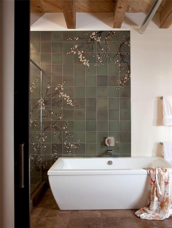 aké obklady na steny v ázijskej kúpeľni, japonský nápad na výzdobu nápadu s voľne stojacou vaňou