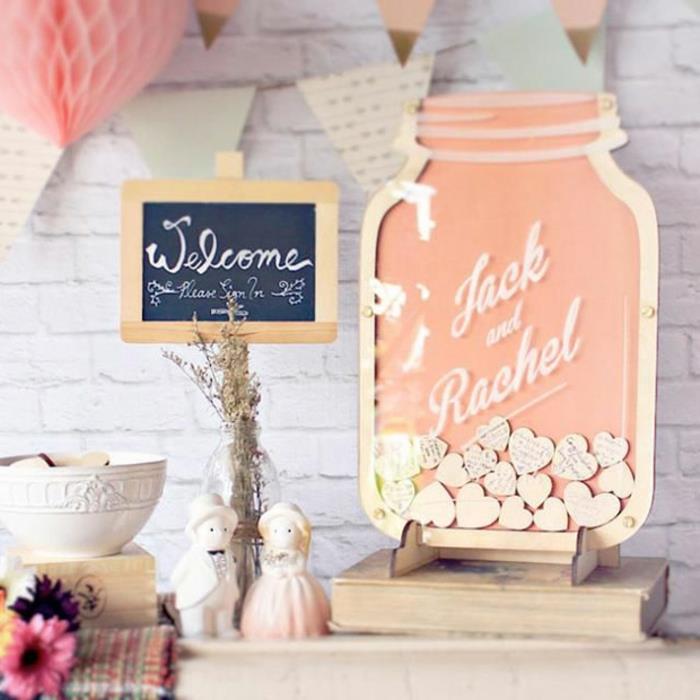 Nápad na svadobný stôl Kniha návštev, scrapbooking, originálna svadba, krásny nápad so správami na drevených srdciach