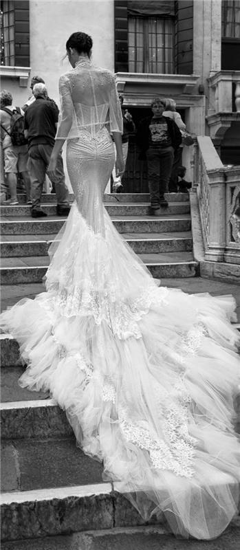 gammal-bröllopsklänning-