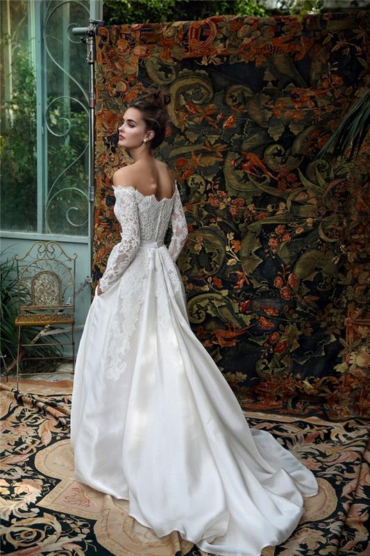 عروس فيجن برنسيس مع ثوب كرة رومانسي ، نمط فستان زفاف بوهيمي بدون أكتاف وحزام حرير رقيق