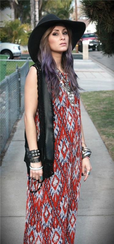 klänning-hippie-chic-comnbinée-med-hatt-och-svart-väst