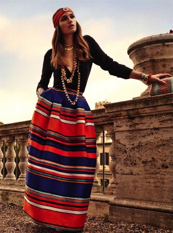 klänning-hippie-chic-ränder-mångfärgade-etniska-smycken