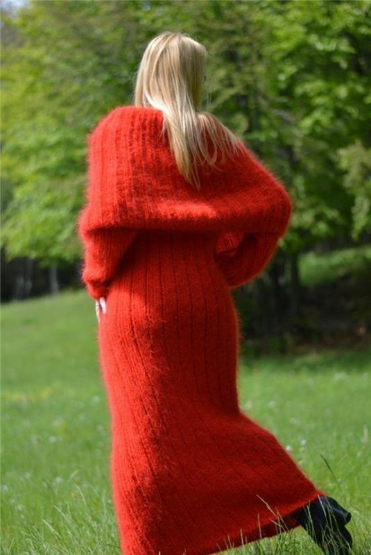 ull-klänning-kvinna-i-rött-mohair