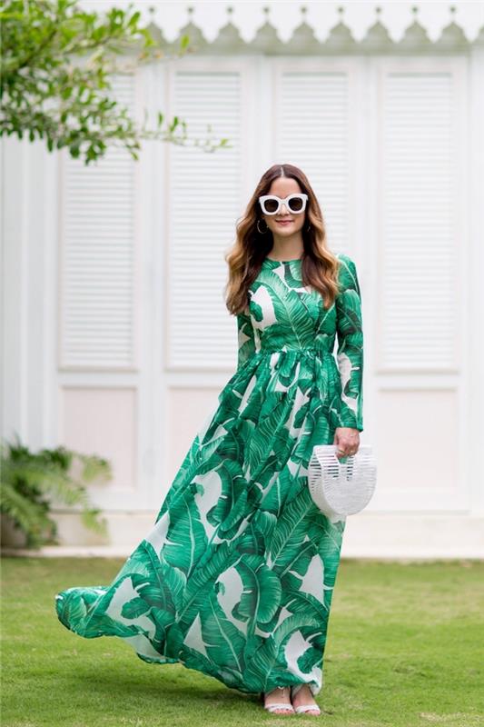 príklad elegantných a očarujúcich večerných šiat, model dlhých večerných šiat, predstava ženských šiat oblečených v zelených a bielych šatách