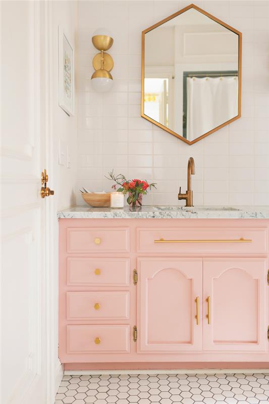 tips för inredning av det moderna badrummet, rum med vita väggar och pastellrosa möbler