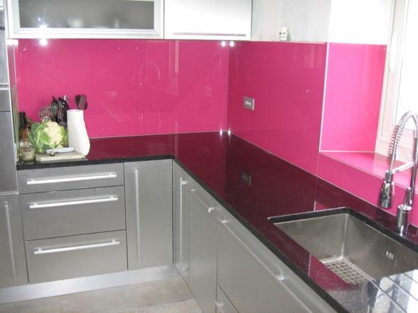 rosa-för-köket-vägg-splashback-i-glas