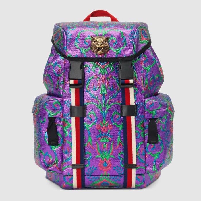 vintage ryggsäck i lila färg och broderi på tyg med panterhuvuddekoration en Gucci -skapelse