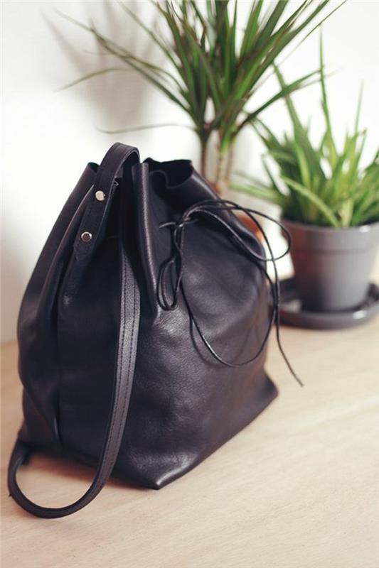 svart-läder-ryggsäck-de-senaste-trender-kvinna-ryggsäck-läder-trender