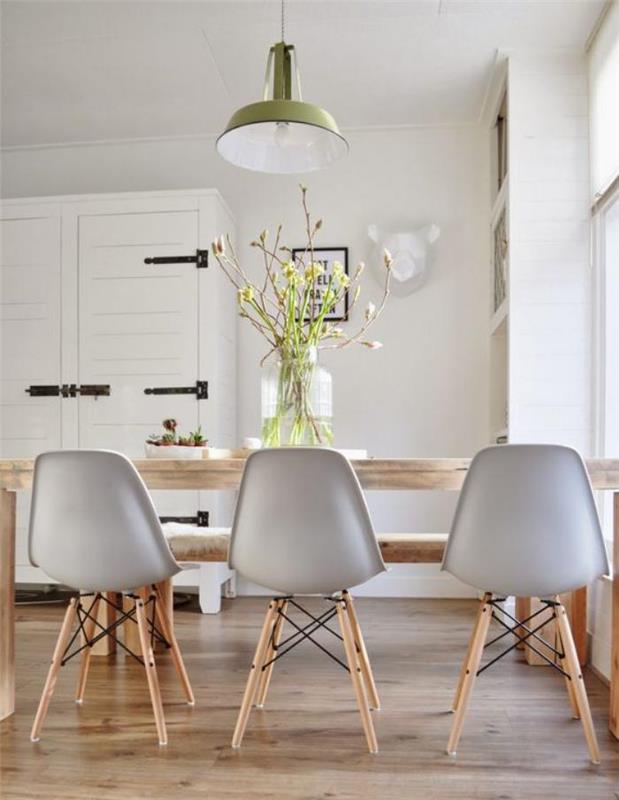 Skandinavisk matsal-enkla och vackra möbler