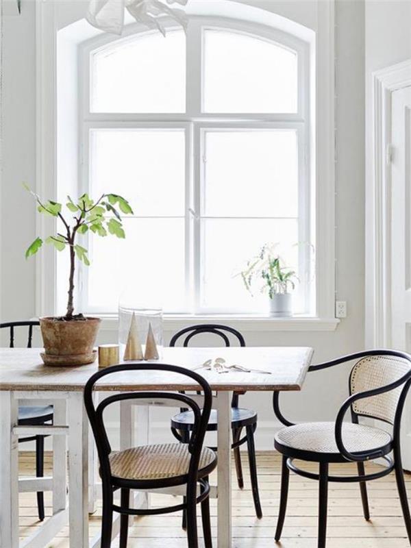 Skandinavisk-matsal-bistro-stolar-deco-grön-växt