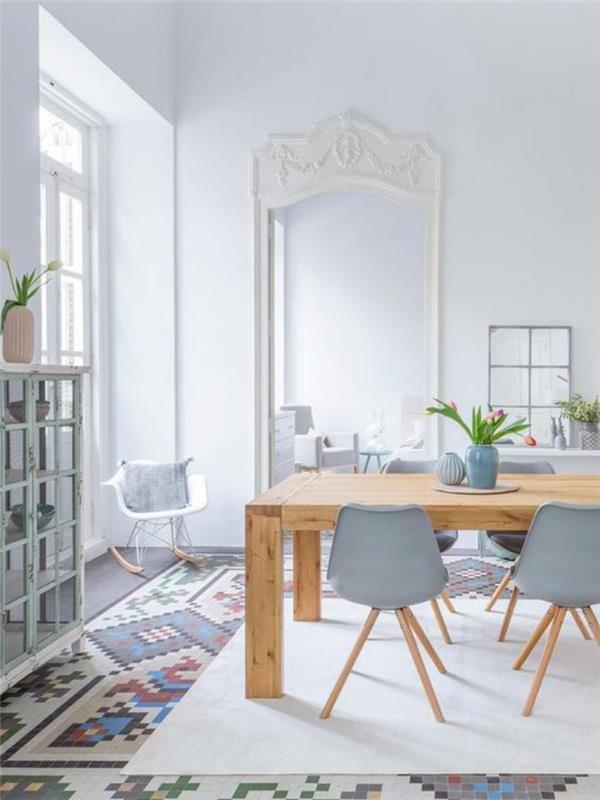 Skandinavisk-matsal-grå-stolar-och-skandinaviskt-träbord