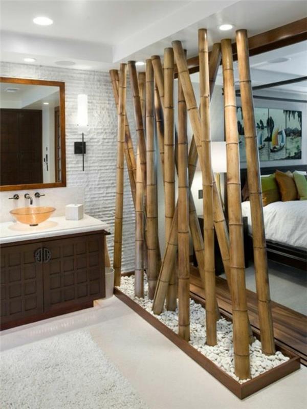 badrum-bambu-stenar-dekorativa-vit-vägg-spegel-vägg-vit-deco-bambu