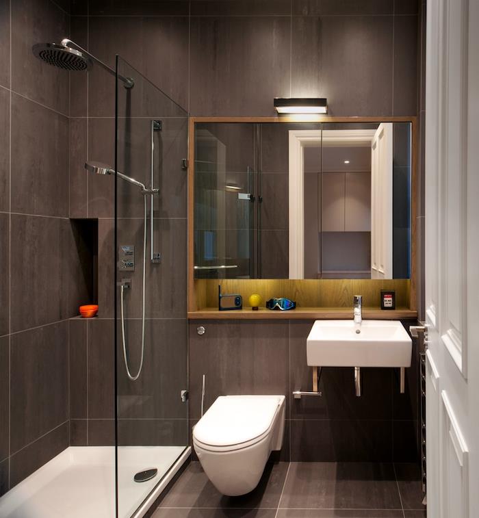 Talianske nápady na obnovu kúpeľne malá plocha s kachľovou stenou