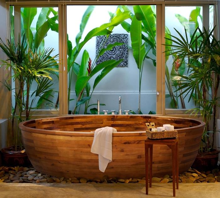 ako vyzdobiť relaxačnú kúpeľňu japonskou vaňou z tmavého dreva, dizajn kúpeľne so zenovou záhradou