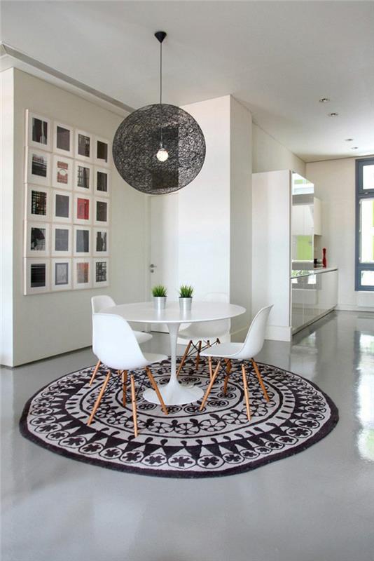 obývačka-so-sivou-voskovanou-betónovou podlahou-so-sivou-dekoratívnou-betónovou-betónovou-voskovou-pracovnou doskou