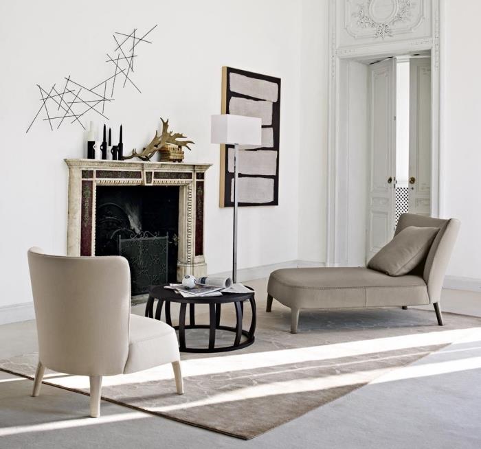 ren inredning med vita väggar och möbler i neutrala färger med vinröd och guldspis, minimalistisk metallväggdekorationsmodell