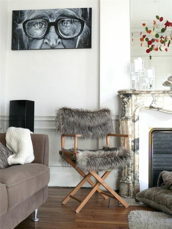 شرنقة-صالة-أسود-أبيض-طلاء-خشب-كرسي-وفراء-مدفأة