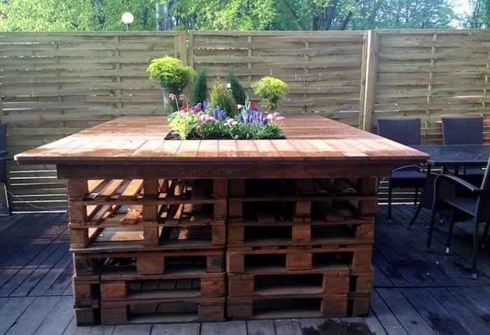 záhradný nábytok-v-palete-stôl