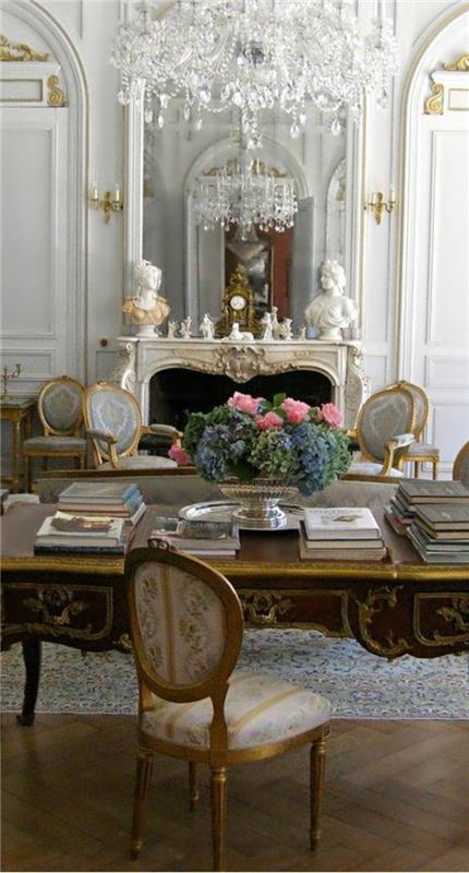 على الطراز الباروكي-غرفة المعيشة-ثريا-كريستال-الحائط-مرآة-الباروك-ثريا-لغرفة المعيشة