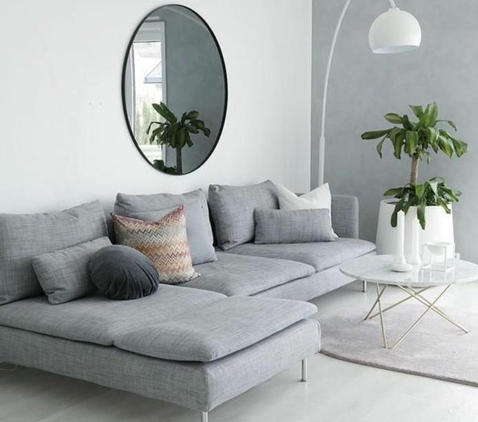 sivobiela obývačka s čistými líniami-veľká-sivá pohovka-konferenčný stolík-škandinávsky štýl