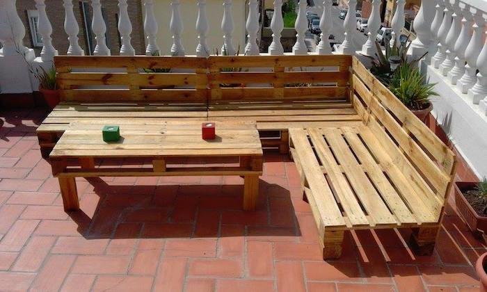 obývačka-záhrada-paleta-sedačka
