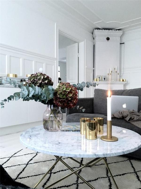 modern-skandinavisk-dekorerad-med-rund-marmor-soffbord
