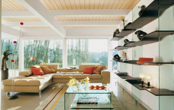salon-roche-bobois-béžová-pohovka-a-plávajúca polica