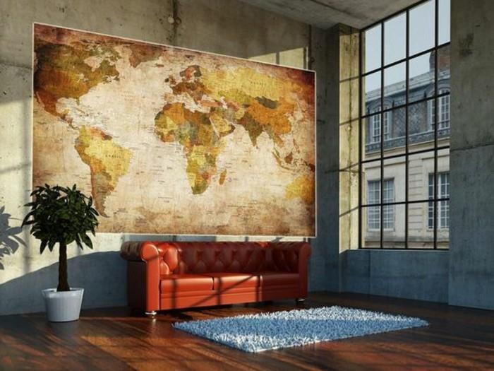 غرفة معيشة فسيحة - نافذة كبيرة - عتيقة - خريطة العالم - أريكة جلدية