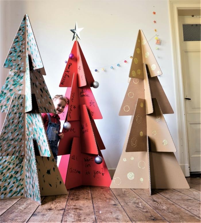 kartónový vianočný stromček, tri kartónové vianočné stromčeky na úpravu samostatne