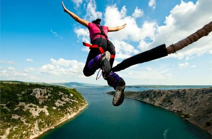 bungee-jump-bridge-maslenica-kroatien-saker-att-göra-innan-du-dör