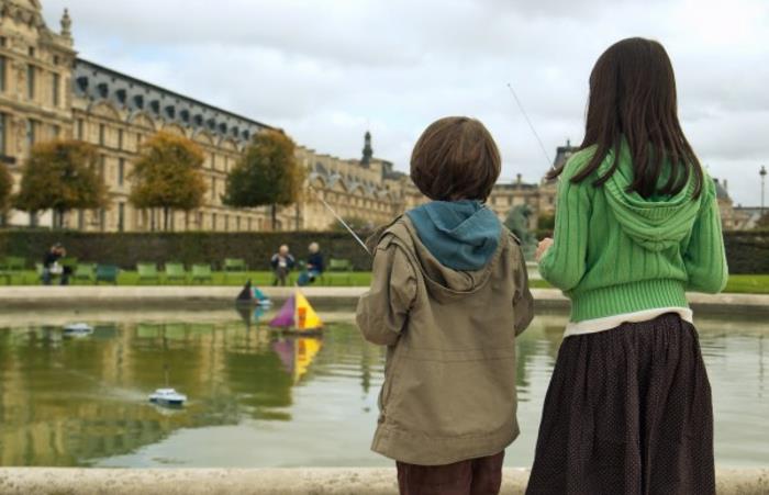 prechádzka-v-paríži-skrášľovacích miestach-živá-romantická-atmosféra-cool-nápad