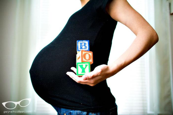 fotografie tehotnej ženy originálny nápad na tehotenské fotografie okrúhle brucho