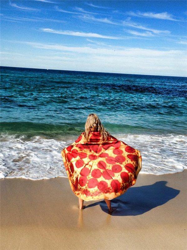 lacný-plážový uterák-personalizovaný-pizza-so zmenenou veľkosťou-plážový uterák