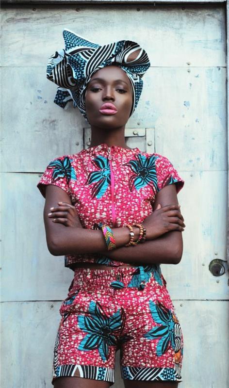 tryckt halsduk, afrikanska formella klänningar, tryckta shorts och crop top, vit bakgrund