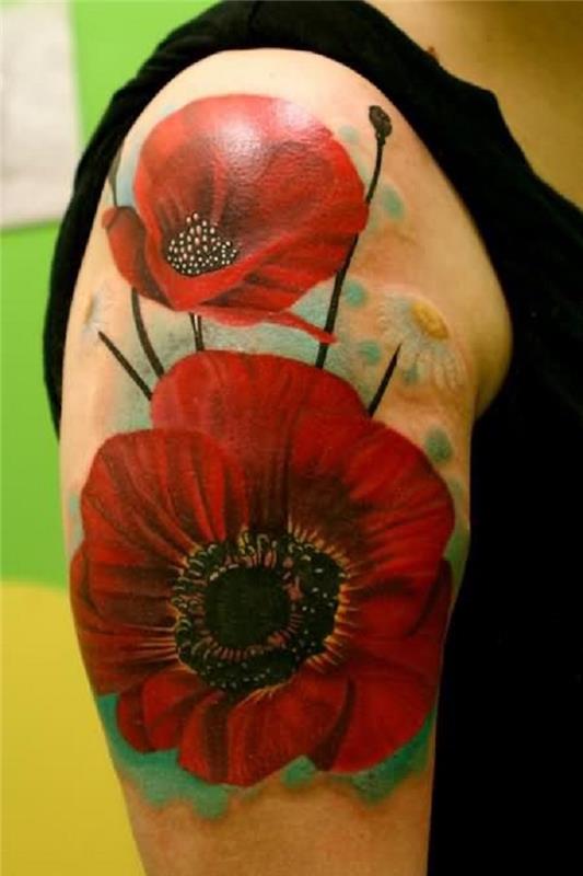 Modell stor blomma tatuering axel kvinna röda blommor vallmo