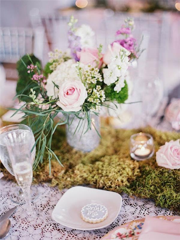 Pastellfärger vacker blomma vas, rustikt bord mittpunkt, rustika bröllopsdekoridéer