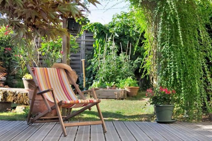 ديكور بسيط DIY ، كرسي مريح لأخذها من الأرض ، فكرة حديقة ذات مناظر طبيعية ، تصميم شرفة حديقة زهور جميلة