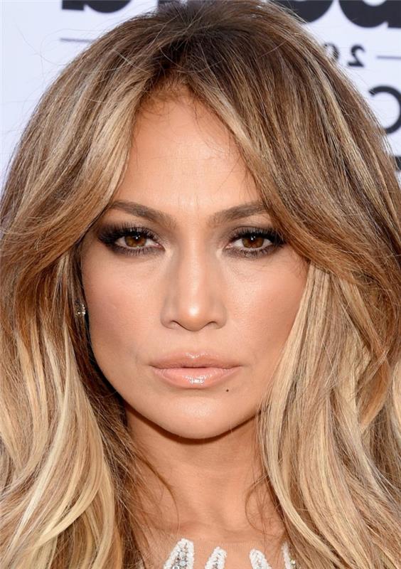 rökig smink, Jennifer Lopez, nakna läppar, blont hår, vardagsmakeup