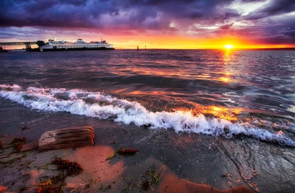 sunset-photo-pretty-large-boat