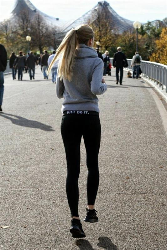 sport-tröja-jacka-huva-kvinna-blond-löpning
