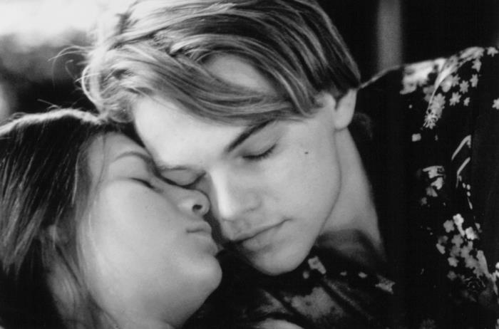 still-of-claire-danes-and-leonardo-dicaprio-in-romeo-juliet- (1996) -stor bild