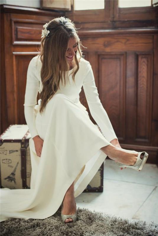 krásne-jednoduché-a-originálne-svadobné-šaty-dlhé-príprava